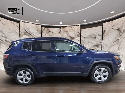 Used 2018 Jeep Compass Latitude w/ Popular Equipment Group AWD/4WD image 4