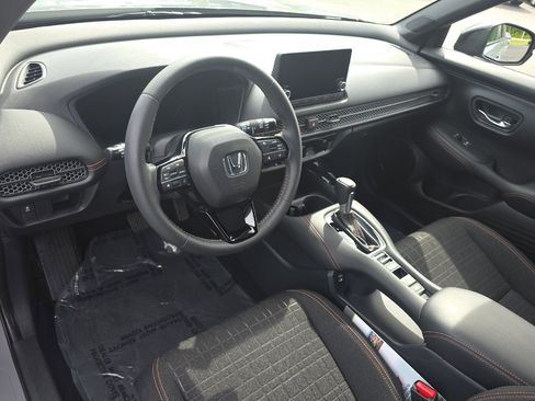 Used 2024 Honda HR-V Sport image 9