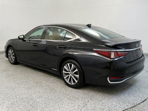 Used 2020 Lexus ES 300h w/ Premium Package FWD image 5