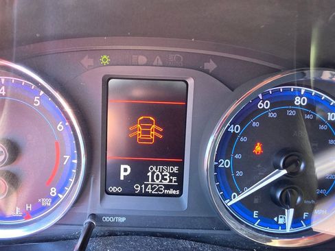 Used 2017 Toyota Corolla LE FWD image 43