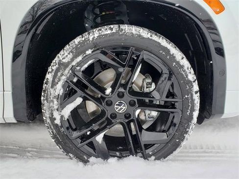 New 2026 Volkswagen Tiguan SE R-Line image 12