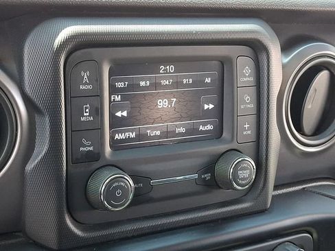 Used 2021 Jeep Gladiator Sport AWD/4WD image 16