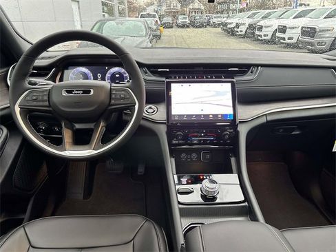New 2025 Jeep Grand Cherokee L Limited image 12