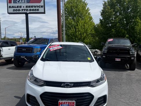 Used 2020 Chevrolet Trax LT w/ Redline Edition AWD/4WD image 8