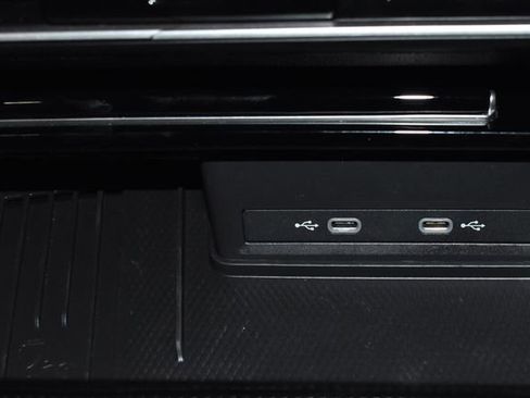 Used 2025 Volkswagen Atlas Cross Sport SE image 17