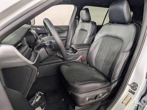 New 2025 Jeep Grand Cherokee L Laredo RWD image 5