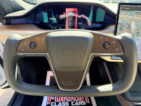 Used 2021 Tesla Model S Plaid image 17