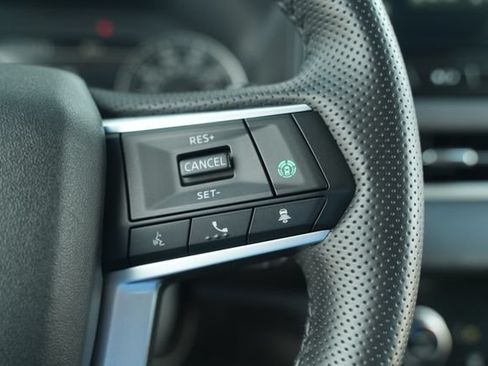 Used 2025 Mitsubishi Outlander SE FWD image 29
