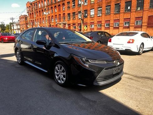 Used 2024 Toyota Corolla LE FWD image 3