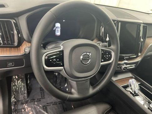 Used 2023 Volvo XC60 B5 Ultimate w/ Climate Package AWD/4WD image 12