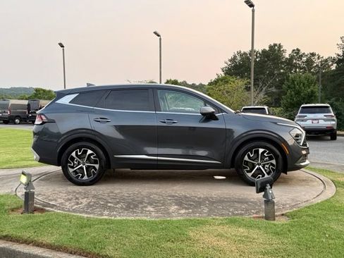 Used 2024 Kia Sportage EX FWD image 8