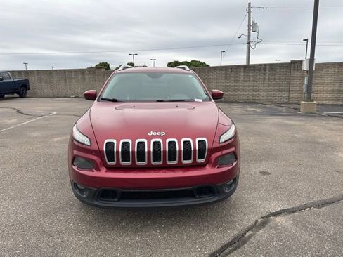 Used 2015 Jeep Cherokee Latitude AWD/4WD image 2