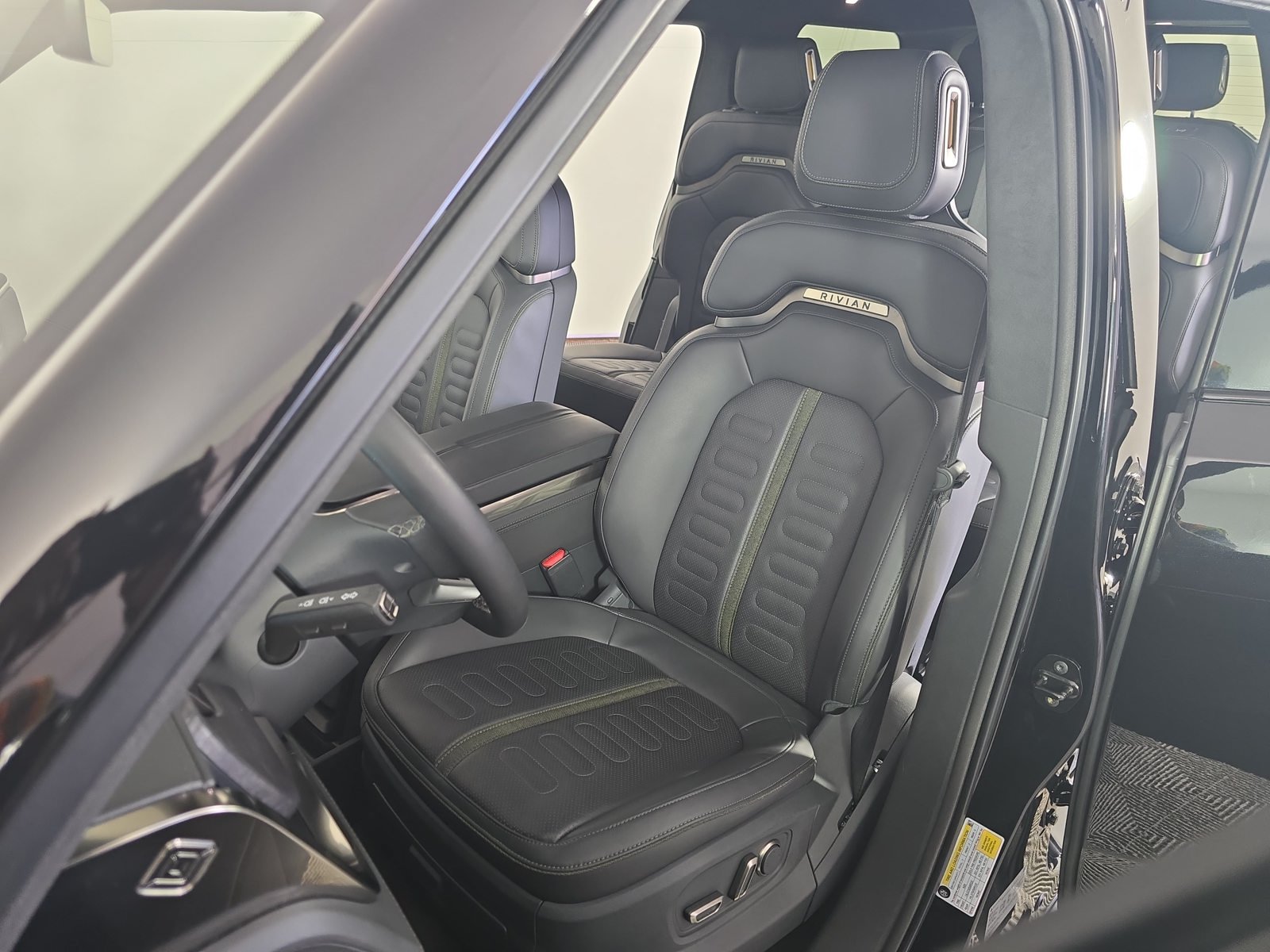 Used 2023 Rivian R1S Adventure Quad AWD/4WD image 20