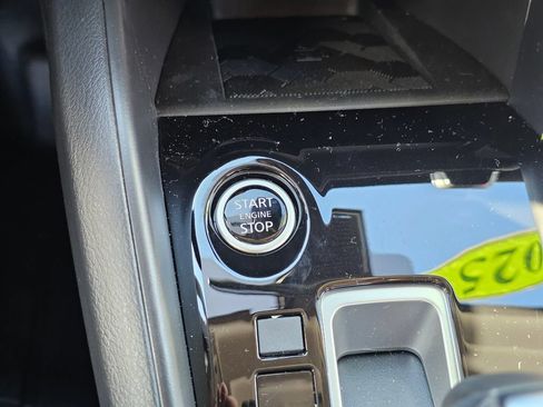 Used 2025 Nissan Versa SR w/ Trunk Package FWD image 24