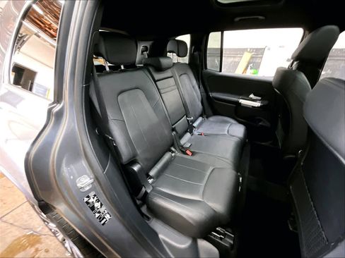 Used 2023 Mercedes-Benz GLB 250 4MATIC image 30