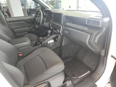 Used 2024 Toyota Tacoma SR AWD/4WD image 13