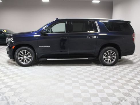 Used 2023 Chevrolet Suburban LT w/ Luxury Package AWD/4WD image 7