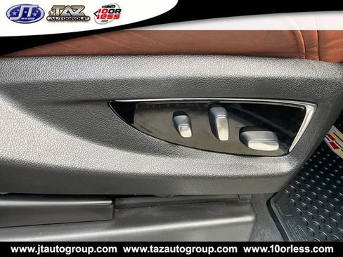 Used 2019 Cadillac Escalade Luxury AWD/4WD image 17