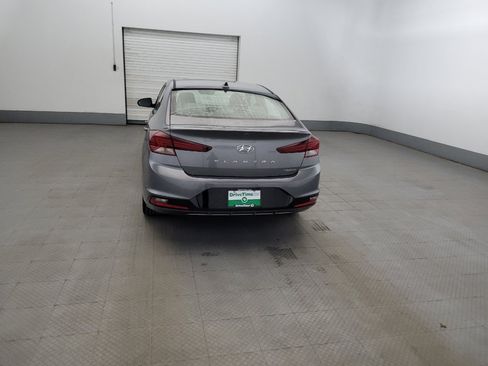 Used 2019 Hyundai Elantra Limited w/ Ultimate Package 02 FWD image 6
