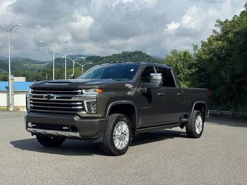 Certified 2022 Chevrolet Silverado 2500 High Country w/ Z71 Off-Road Package AWD/4WD image 3