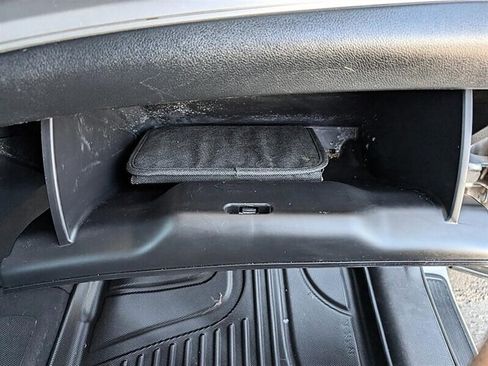 Used 2016 Honda CR-V LX image 32