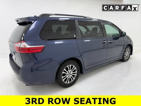 Used 2019 Toyota Sienna XLE w/ Entertainment Package FWD image 41