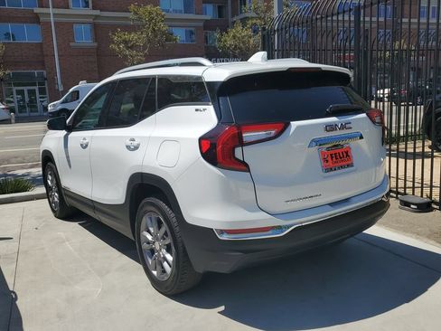 Used 2024 GMC Terrain SLT FWD image 5