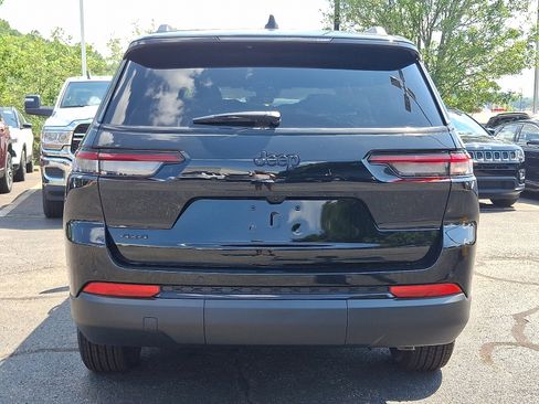 New 2025 Jeep Grand Cherokee L Altitude image 5