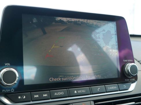 Used 2019 Nissan Altima 2.5 SV FWD image 12