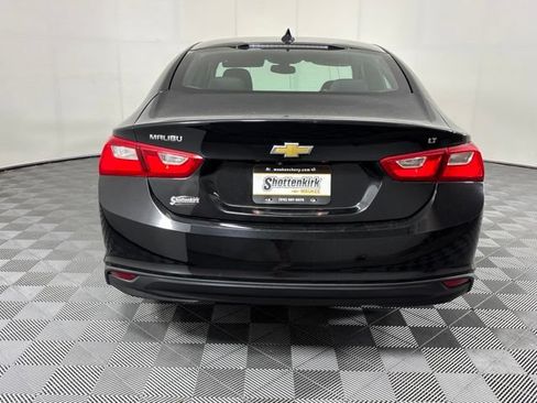 Used 2016 Chevrolet Malibu LT FWD image 7