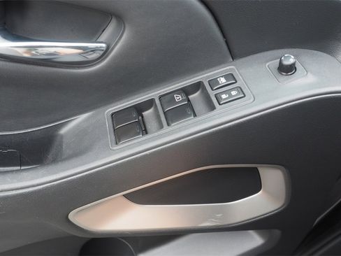 Used 2022 Nissan Frontier SV image 15