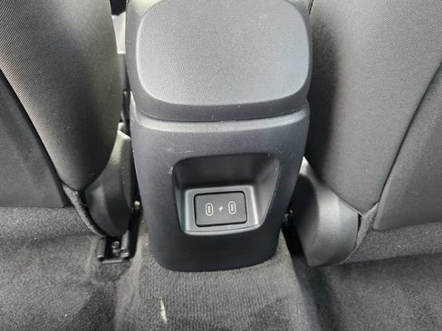 Used 2025 Hyundai Elantra SE FWD image 15