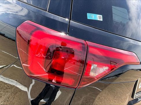 Used 2019 GMC Acadia SLT w/ Black Edition FWD image 32