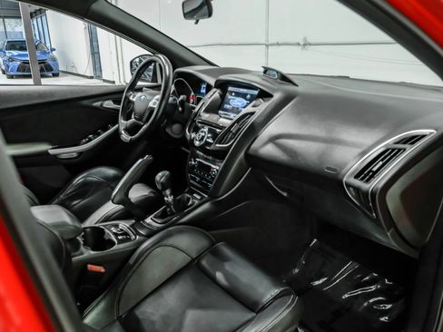 Used 2013 Ford Focus ST FWD image 17