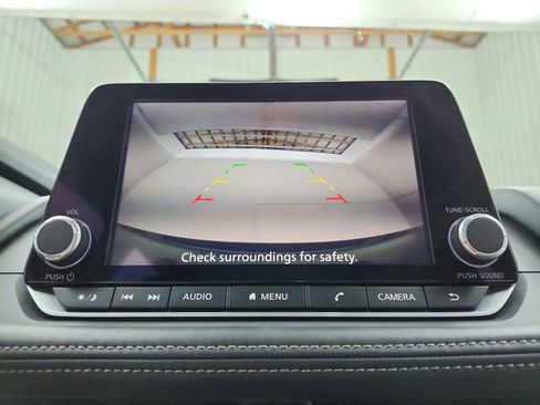 Used 2025 Nissan Rogue SV w/ SV Premium Package image 31