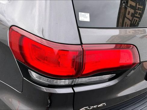 Used 2016 Jeep Grand Cherokee Limited 75th Anniversary AWD/4WD image 27
