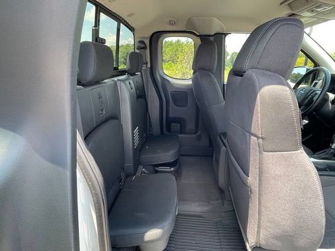 Used 2025 Nissan Frontier SV RWD image 42