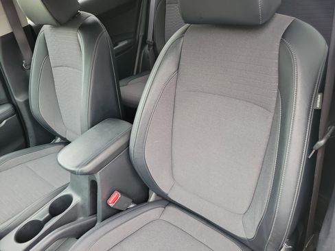 Used 2023 Kia Seltos S FWD image 5