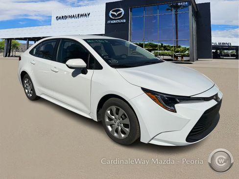 Used 2025 Toyota Corolla LE image 4