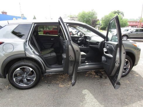 Used 2025 Nissan Rogue SV AWD/4WD image 26