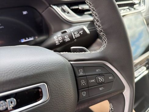 New 2025 Jeep Grand Cherokee Limited w/ Trailer Tow Package image 18