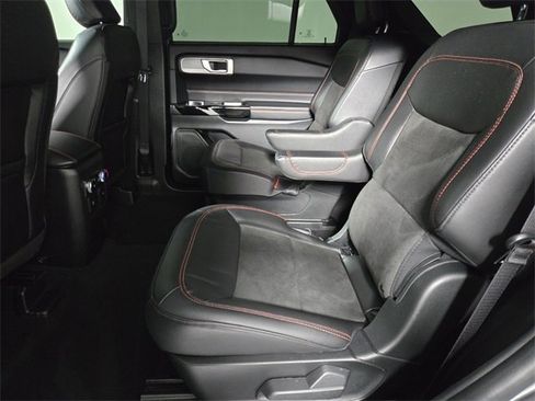 Used 2023 Ford Explorer ST-Line w/ Class IV Trailer Tow Package image 11