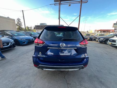 Used 2017 Nissan Rogue S AWD/4WD image 4