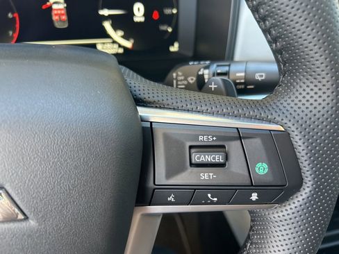 New 2025 Mitsubishi Outlander SE image 44