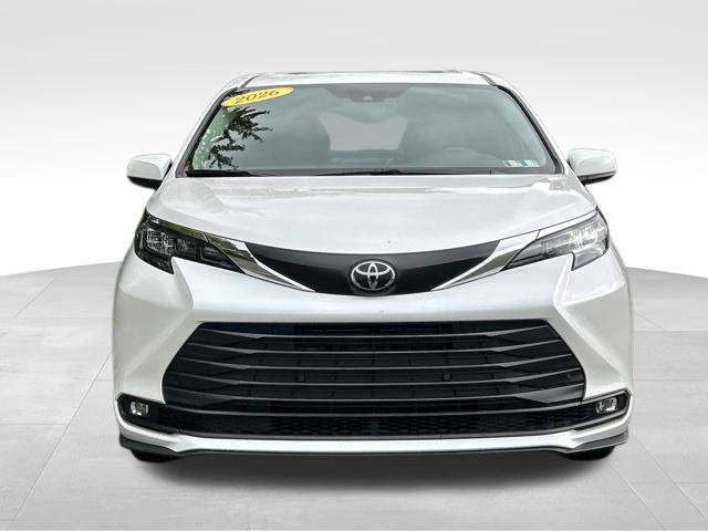 Used 2026 Toyota Sienna XLE AWD/4WD image 8