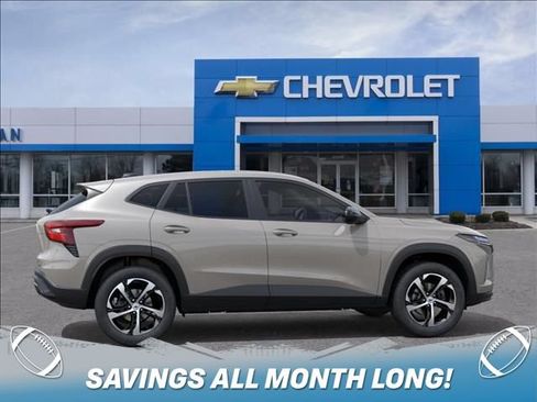 New 2026 Chevrolet Trax RS w/ Driver Confidence Package FWD image 5