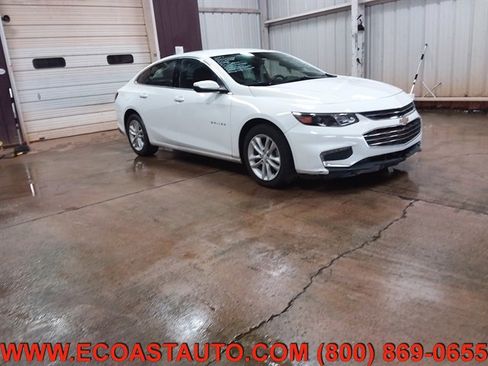 Used 2017 Chevrolet Malibu LT image 3