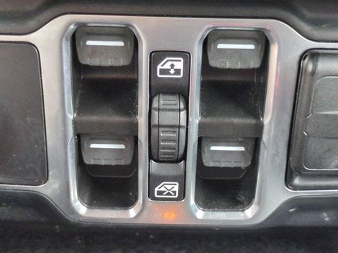 Used 2024 Jeep Wrangler High Altitude AWD/4WD image 24