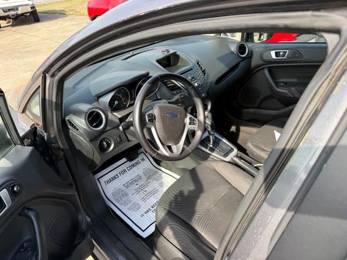 Used 2014 Ford Fiesta SE image 7
