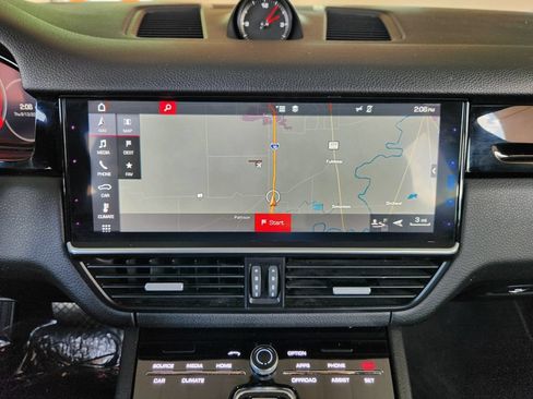 Used 2019 Porsche Cayenne AWD/4WD image 18